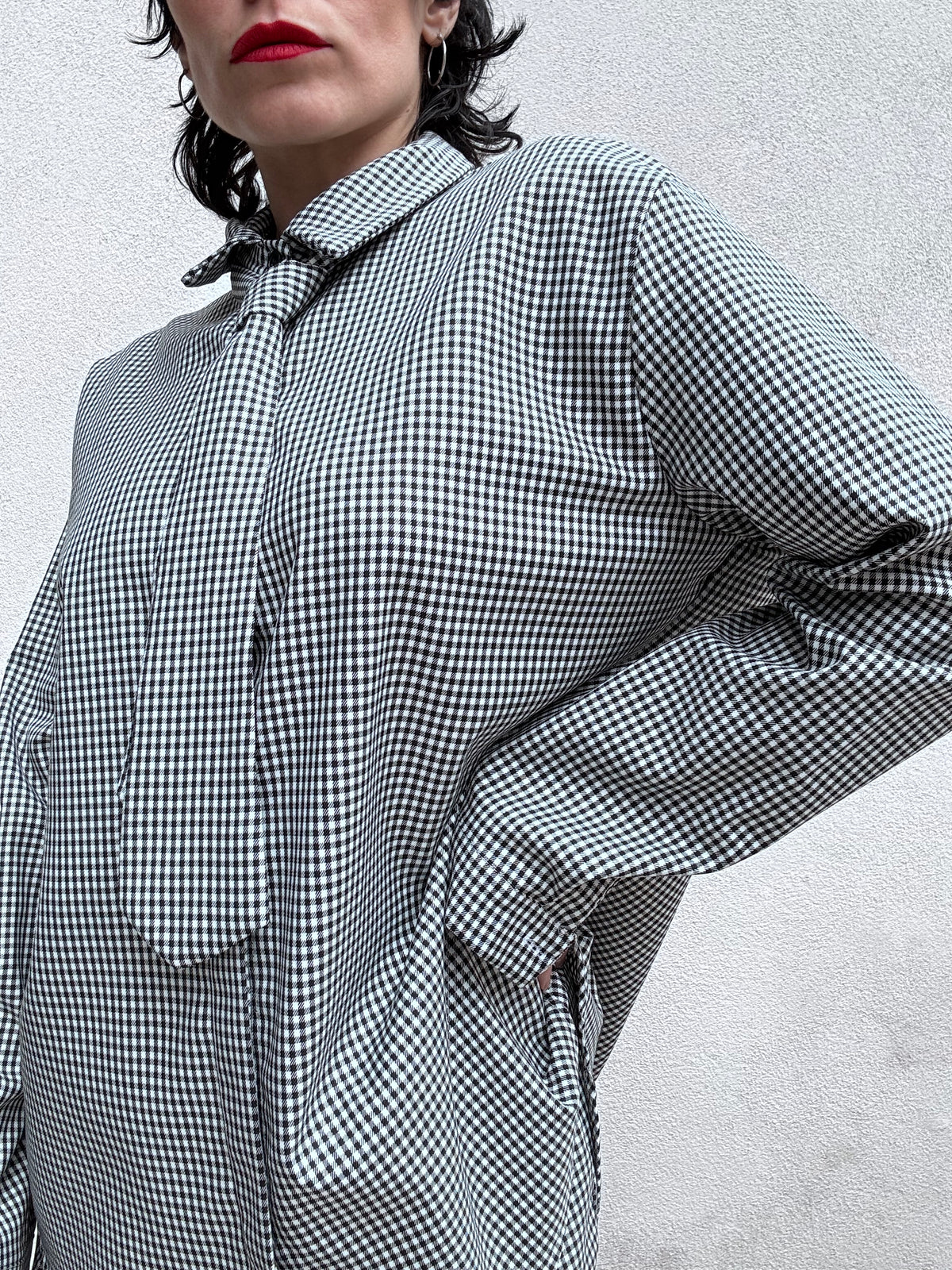 Camicia Vichy over con cravatta