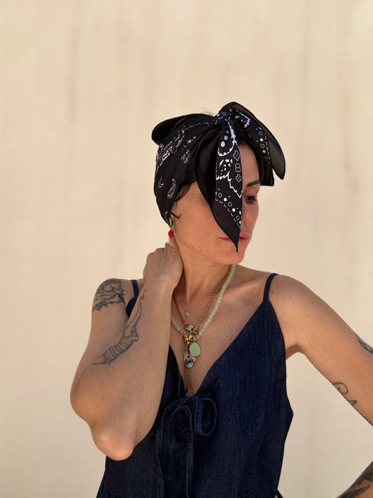 Foulard fantasia Paisley Nero