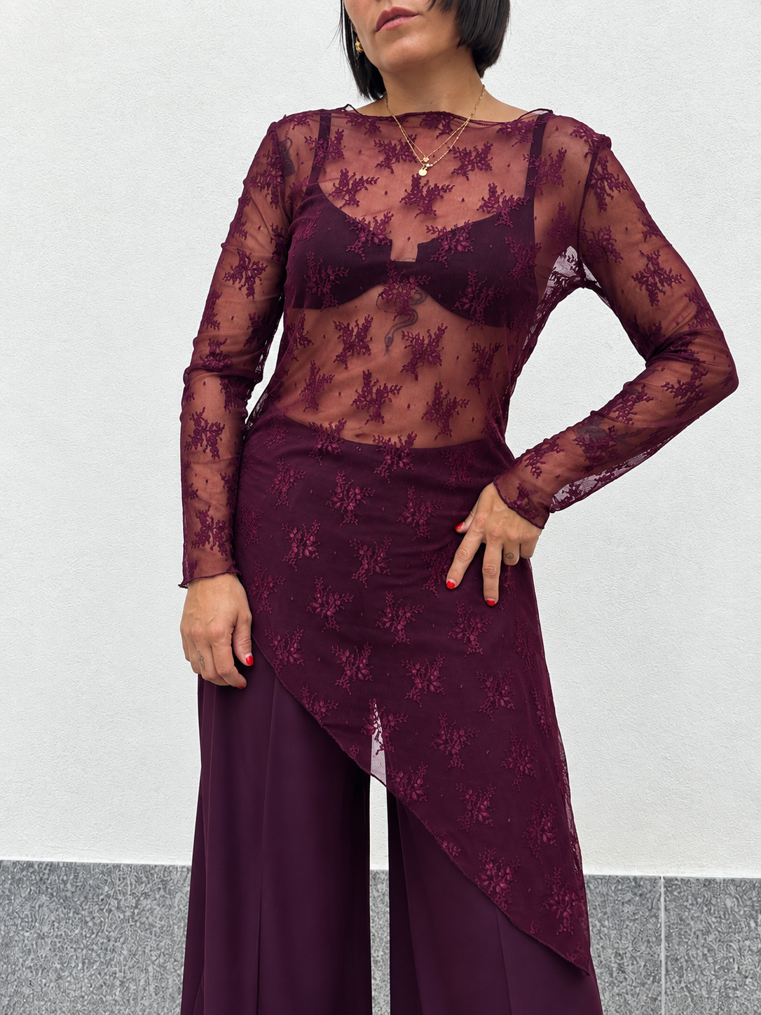 Maglia in tulle ricamata Bordeaux