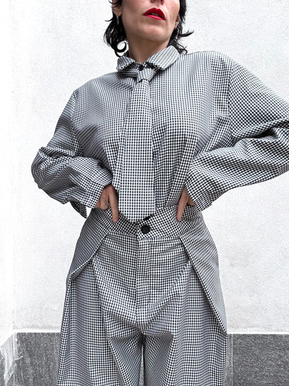 Camicia Vichy over con cravatta